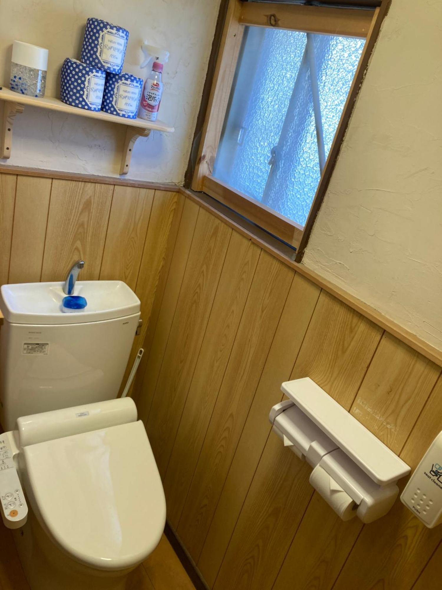 Blue Door ブルードア Guest house